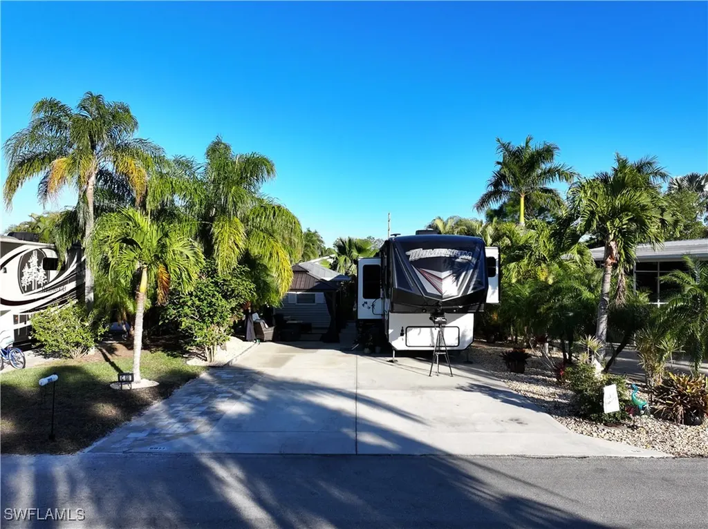 5811 Pathwood Court Fort Myers FL 33905