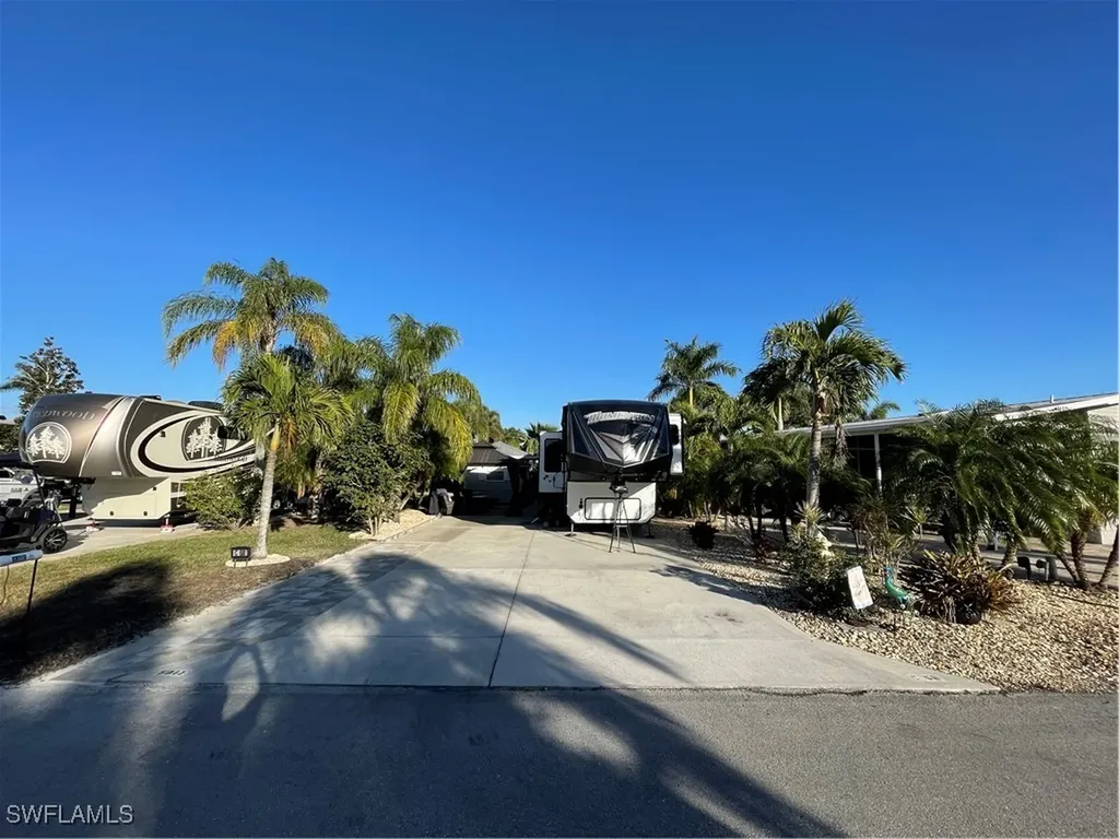 5811 Pathwood Court Fort Myers FL 33905