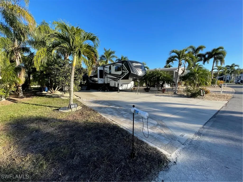 5811 Pathwood Court Fort Myers FL 33905