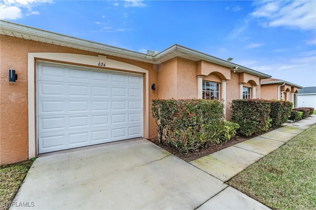 624 Falls Lane Lehigh Acres FL 33974