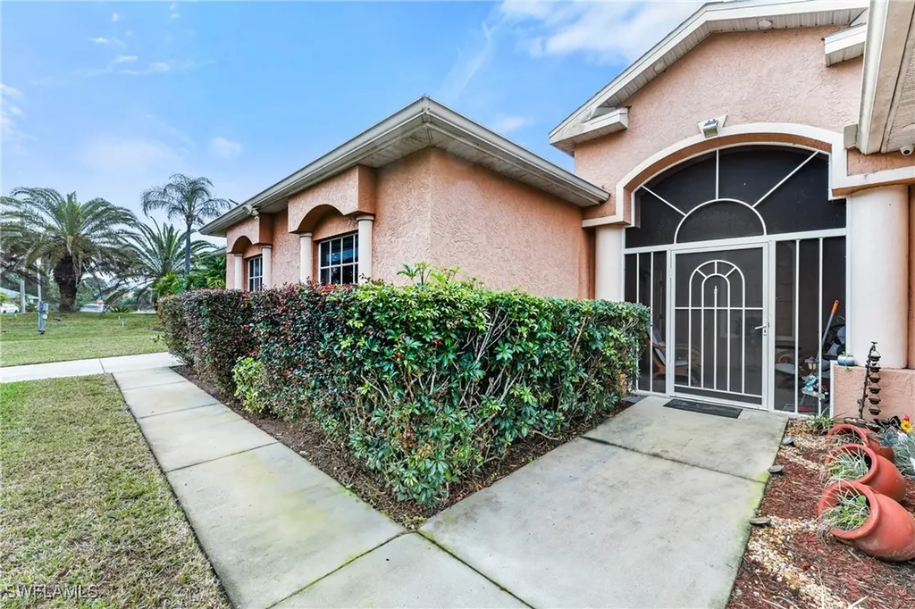 624 Falls Lane Lehigh Acres FL 33974