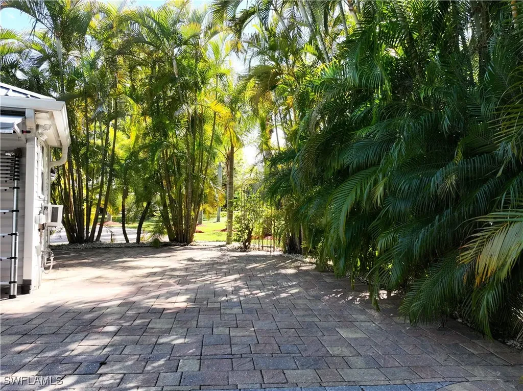 10019 Ramblewood Court Fort Myers FL 33905