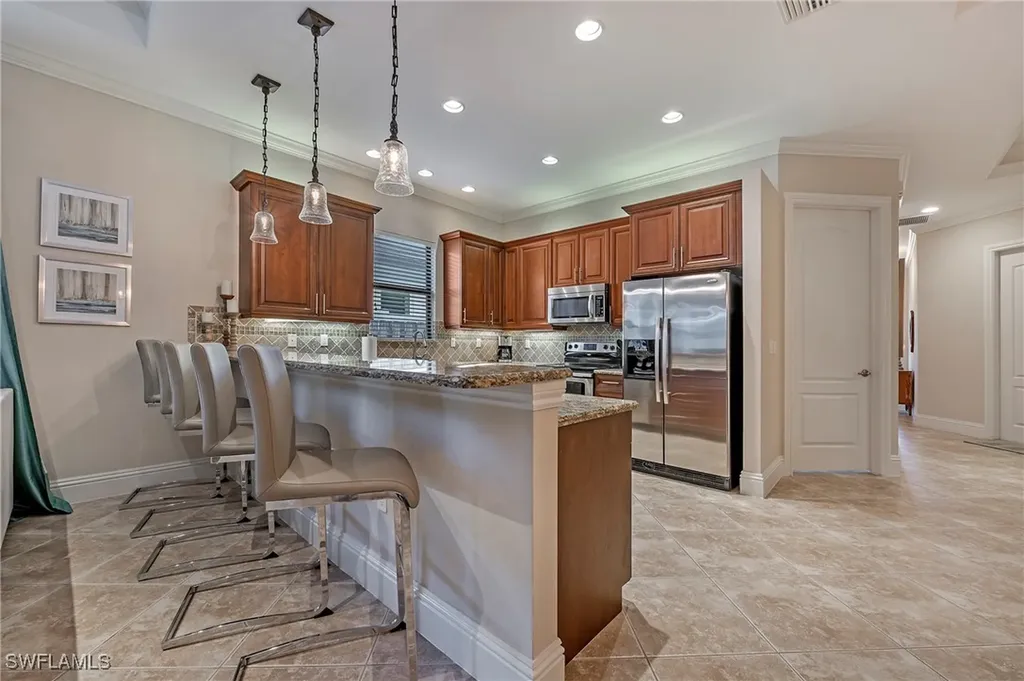 582 110th Avenue N Naples FL 34108