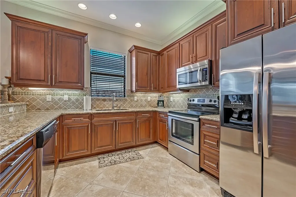 582 110th Avenue N Naples FL 34108