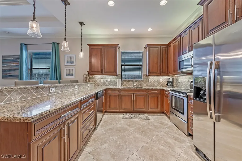 582 110th Avenue N Naples FL 34108