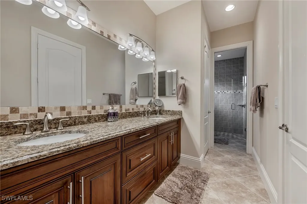 582 110th Avenue N Naples FL 34108