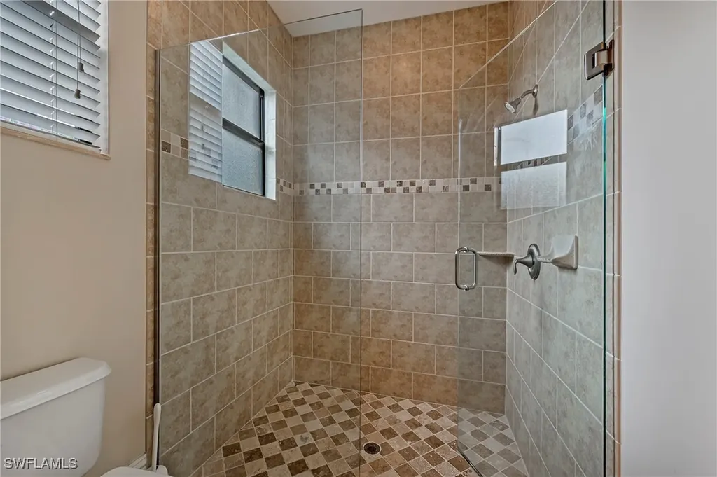 582 110th Avenue N Naples FL 34108
