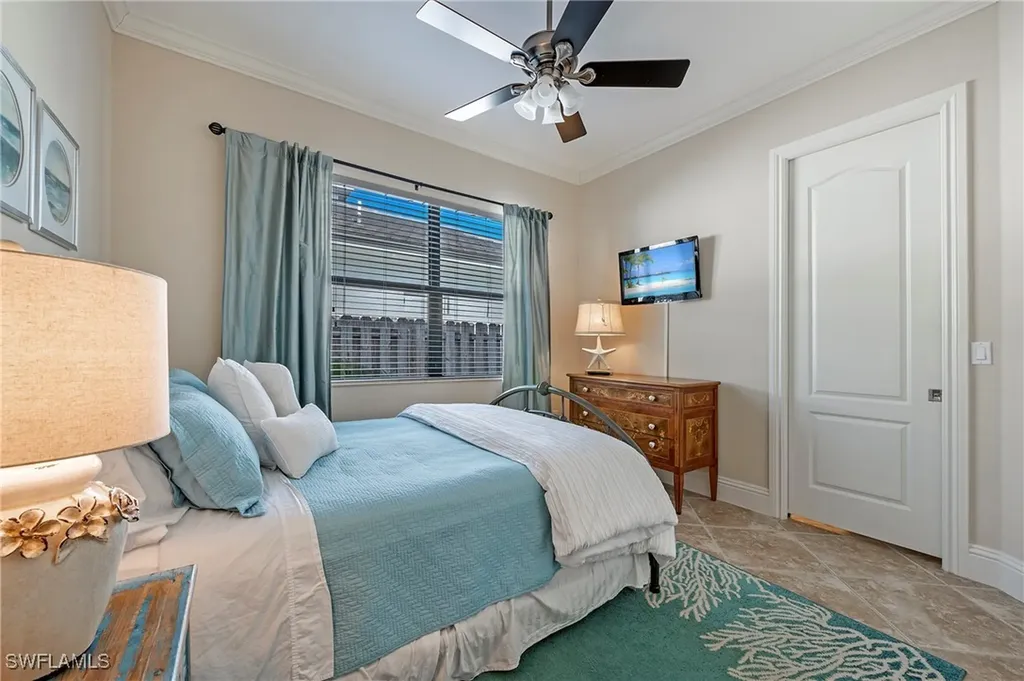 582 110th Avenue N Naples FL 34108
