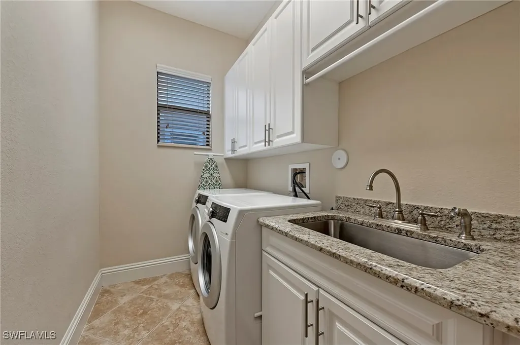 582 110th Avenue N Naples FL 34108