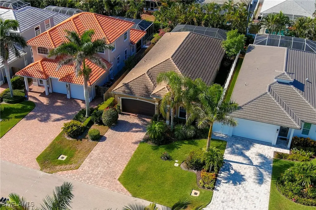 582 110th Avenue N Naples FL 34108