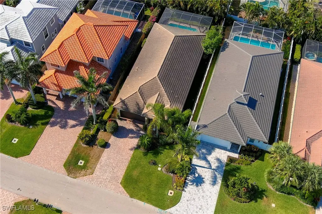 582 110th Avenue N Naples FL 34108