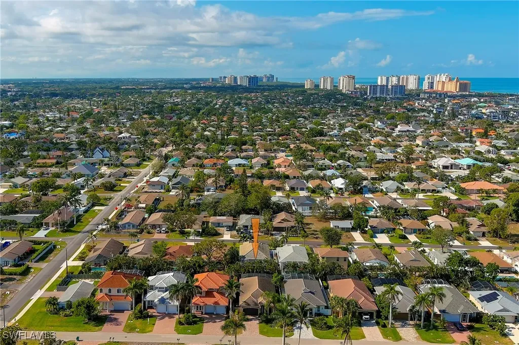 582 110th Avenue N Naples FL 34108
