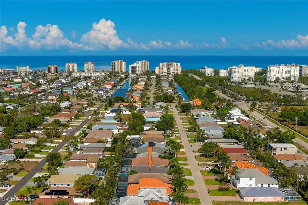582 110th Avenue N Naples FL 34108