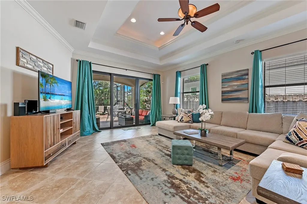 582 110th Avenue N Naples FL 34108