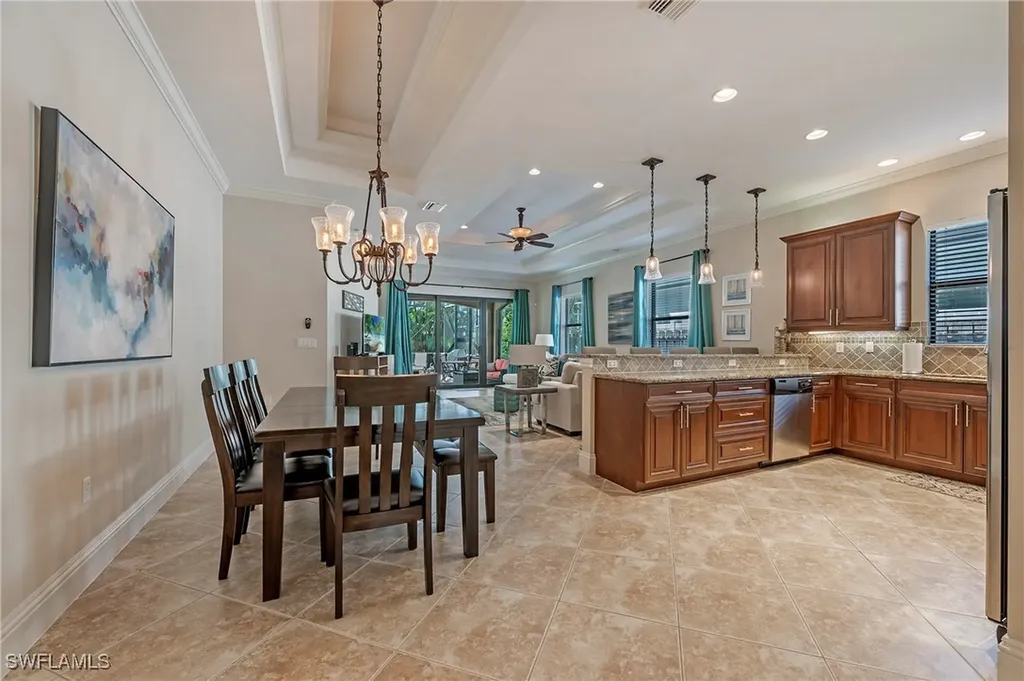 582 110th Avenue N Naples FL 34108