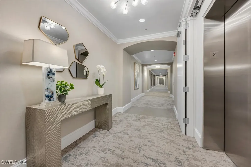 9115 Strada Place Naples FL 34108