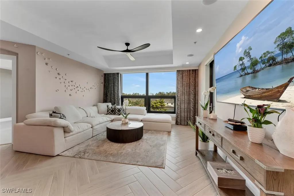 9115 Strada Place Naples FL 34108