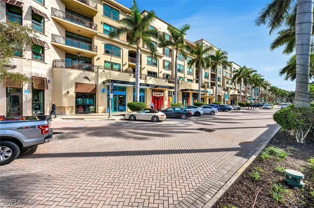 9115 Strada Place Naples FL 34108