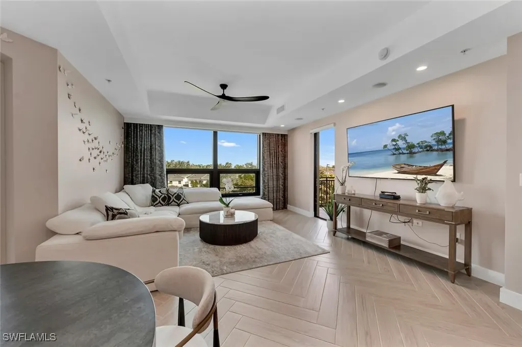 9115 Strada Place Naples FL 34108
