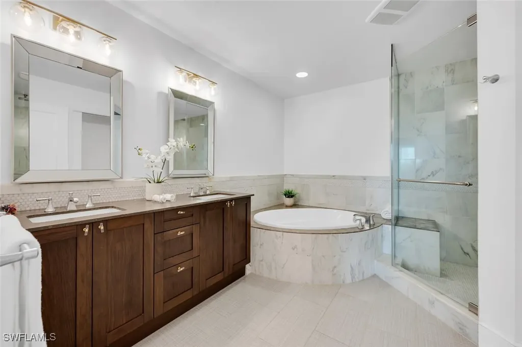 9115 Strada Place Naples FL 34108