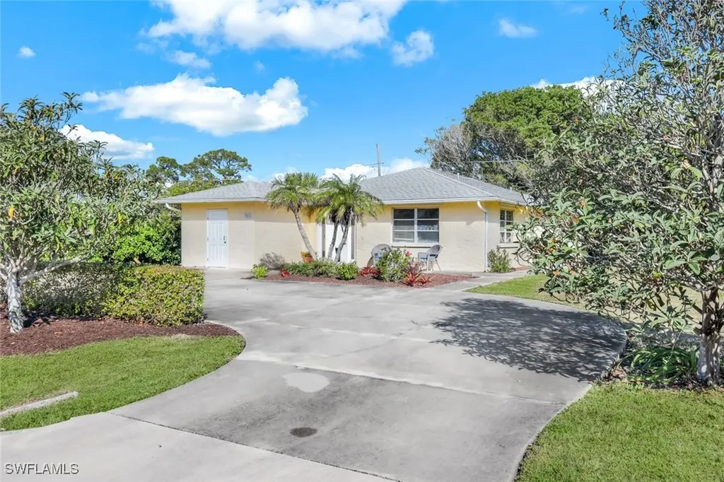 761 91st Avenue N Naples FL 34108