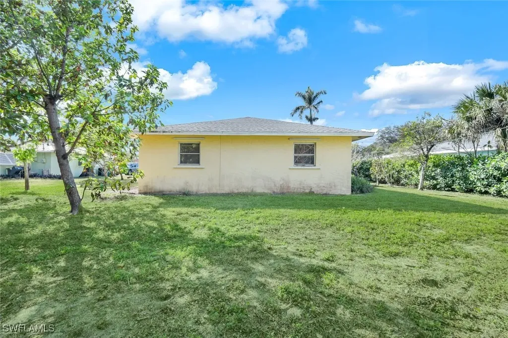 761 91st Avenue N Naples FL 34108