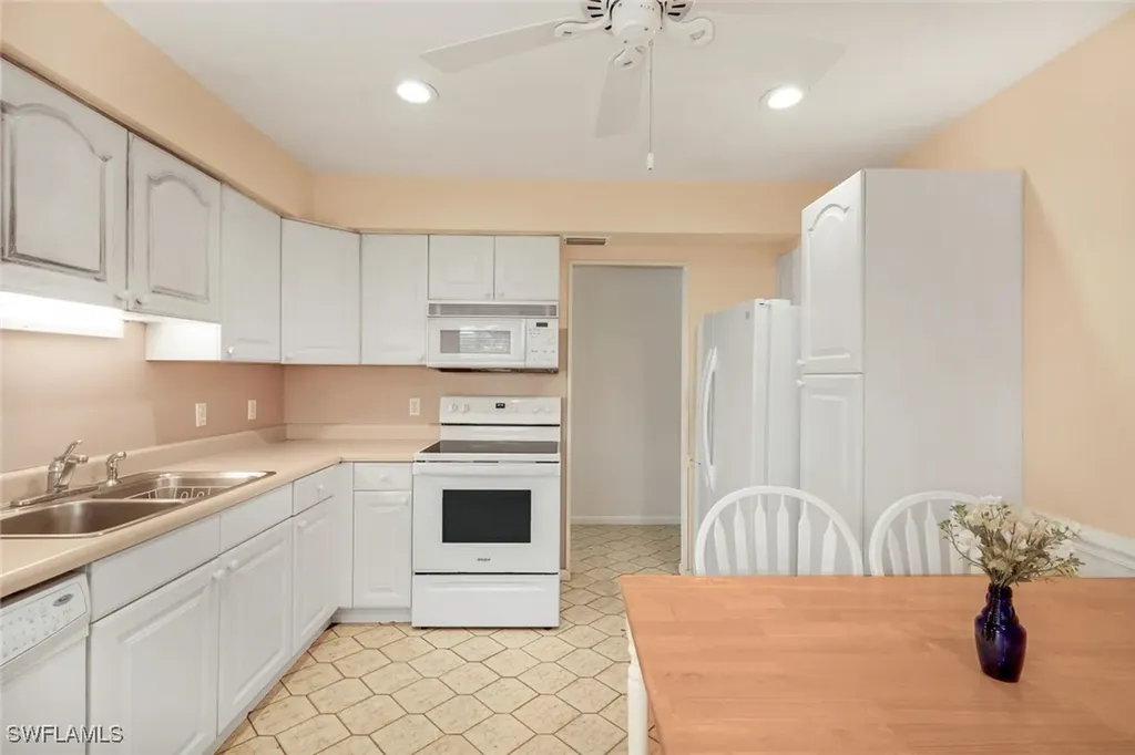 761 91st Avenue N Naples FL 34108