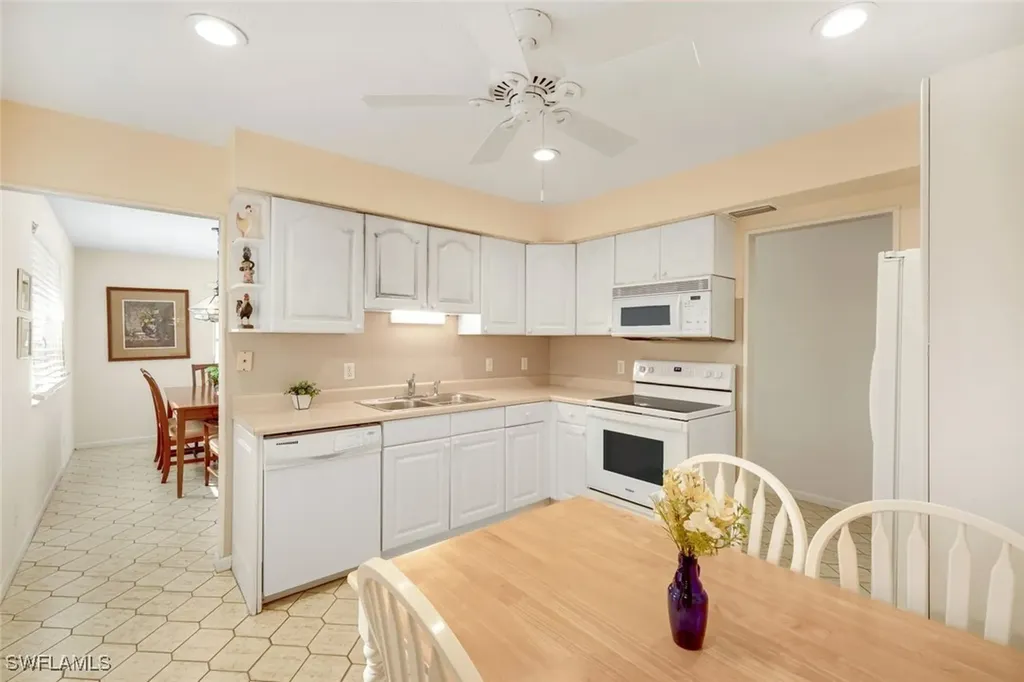 761 91st Avenue N Naples FL 34108