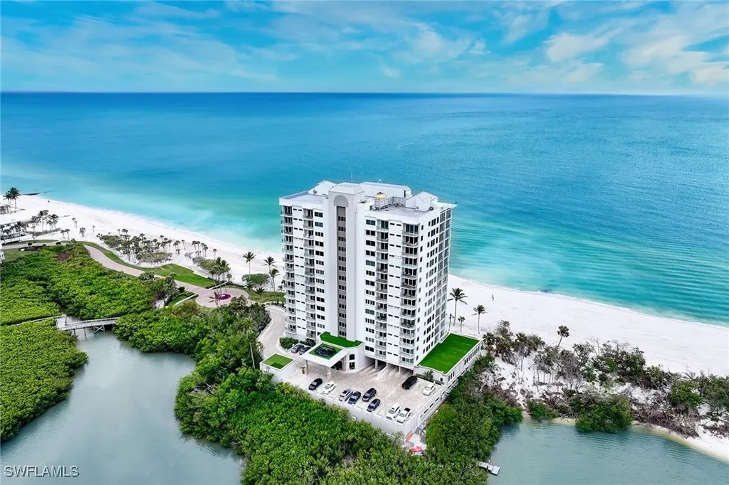 Naples FL, 10 Seagate Drive, Unit 6N