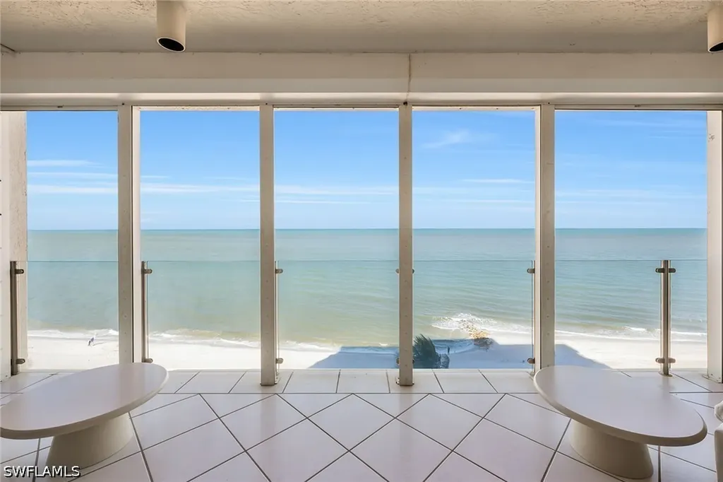 10 Seagate Drive Naples FL 34103