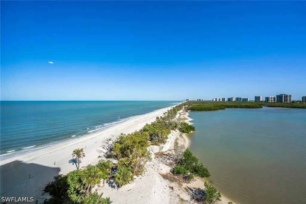 10 Seagate Drive Naples FL 34103