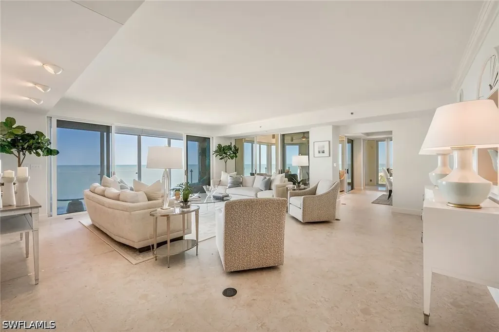 10 Seagate Drive Naples FL 34103