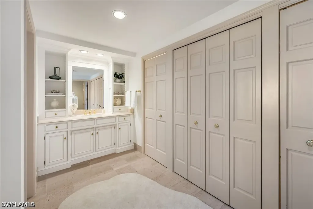 10 Seagate Drive Naples FL 34103