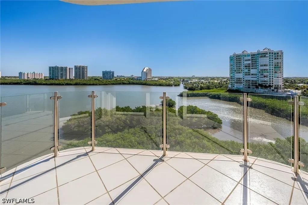 10 Seagate Drive Naples FL 34103