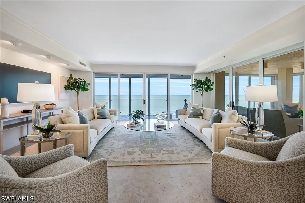 10 Seagate Drive Naples FL 34103