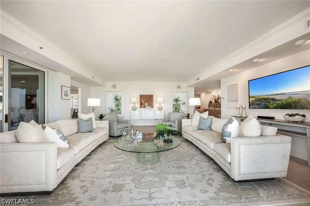 10 Seagate Drive Naples FL 34103