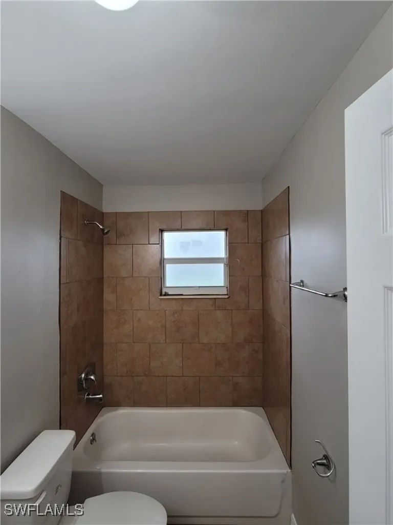 1417 NE 8th Terrace Cape Coral FL 33909