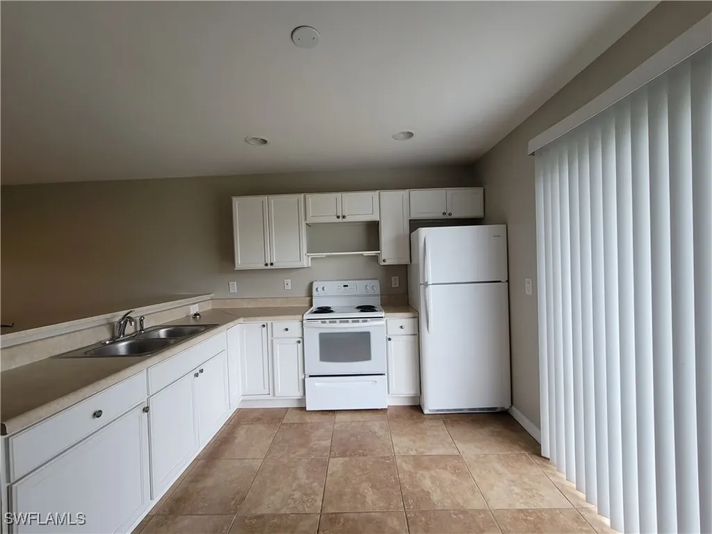 1417 NE 8th Terrace Cape Coral FL 33909