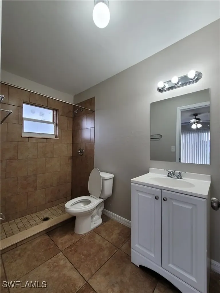 1417 NE 8th Terrace Cape Coral FL 33909