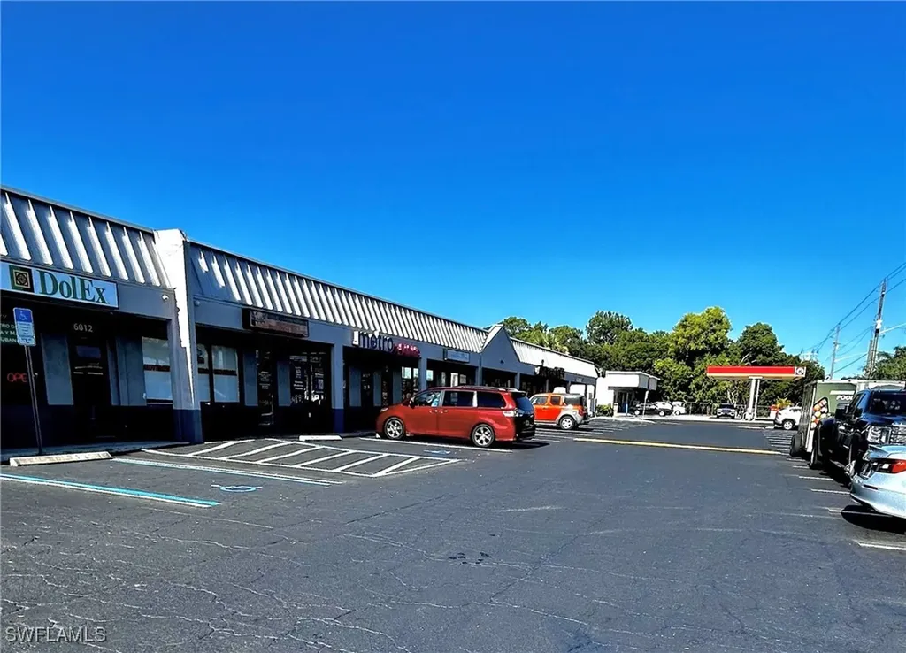 6028 Radio Road Naples FL 34104