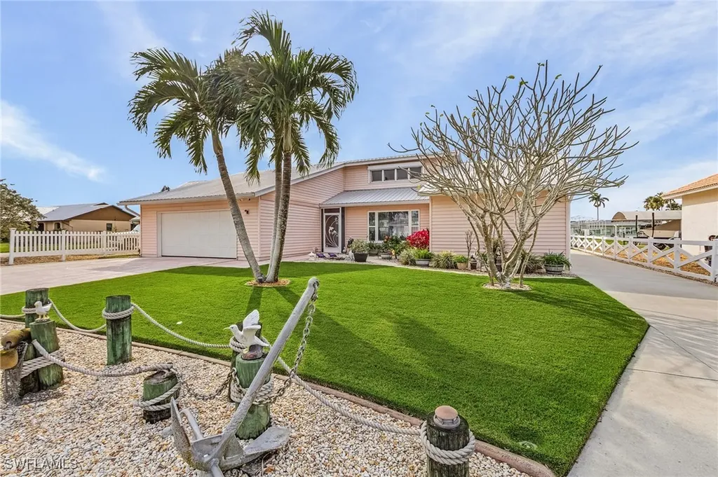 2197 Isle Of Pines Avenue Fort Myers FL 33905