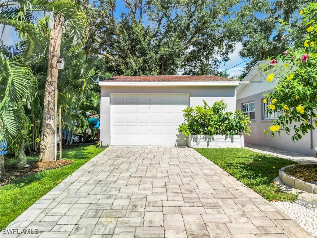 27291 S Riverside Drive Bonita Springs FL 34135