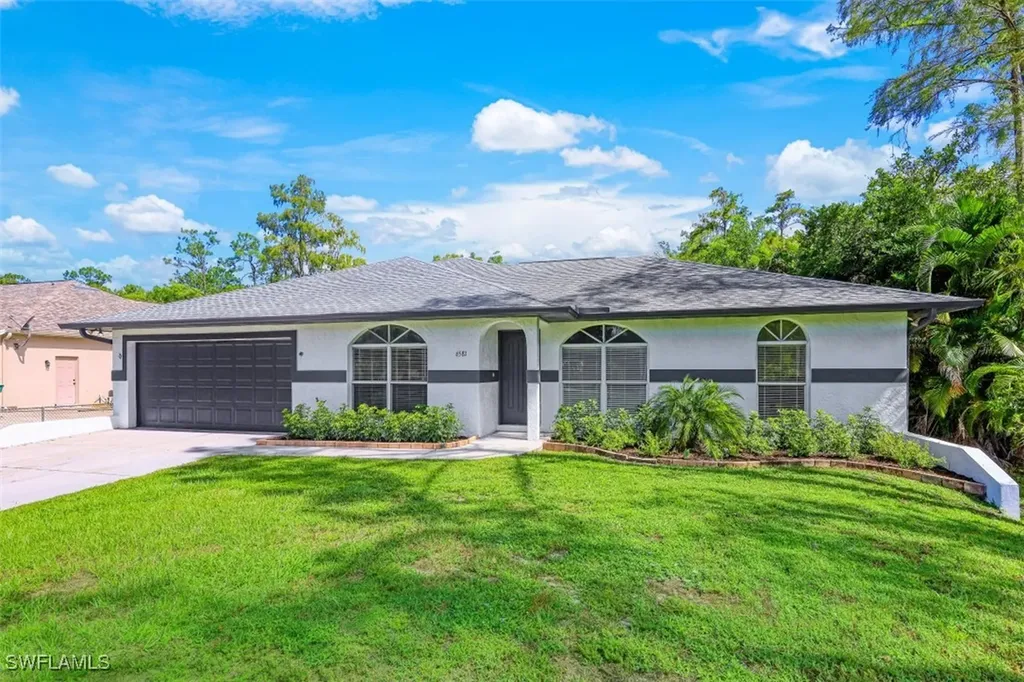 6581 Sable Ridge Lane Naples FL 34109