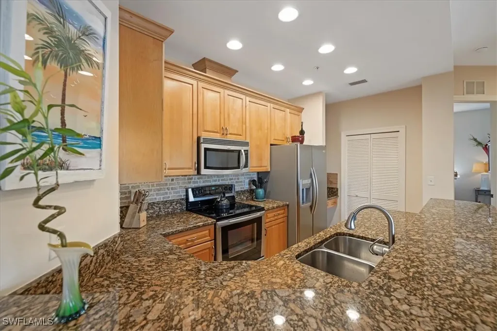 4610 SE 5th Place Cape Coral FL 33904