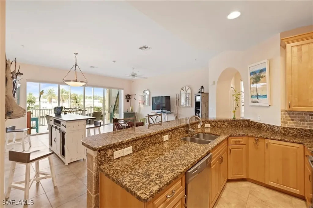 4610 SE 5th Place Cape Coral FL 33904
