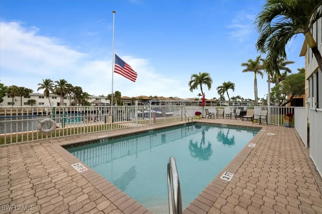 4610 SE 5th Place Cape Coral FL 33904