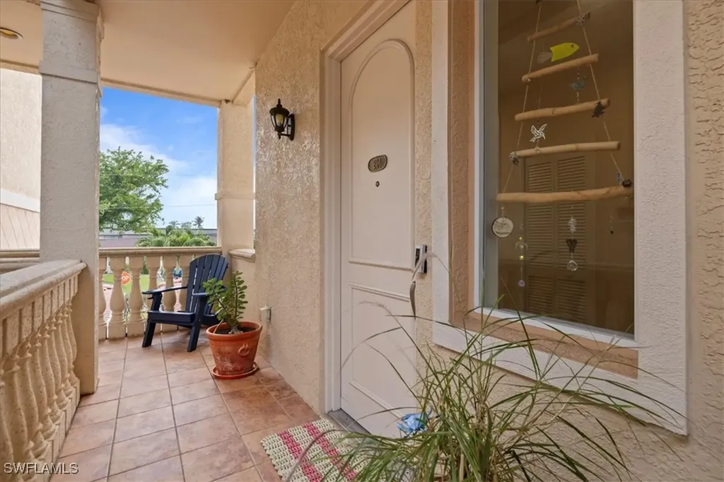 4610 SE 5th Place Cape Coral FL 33904