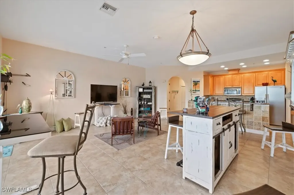 4610 SE 5th Place Cape Coral FL 33904