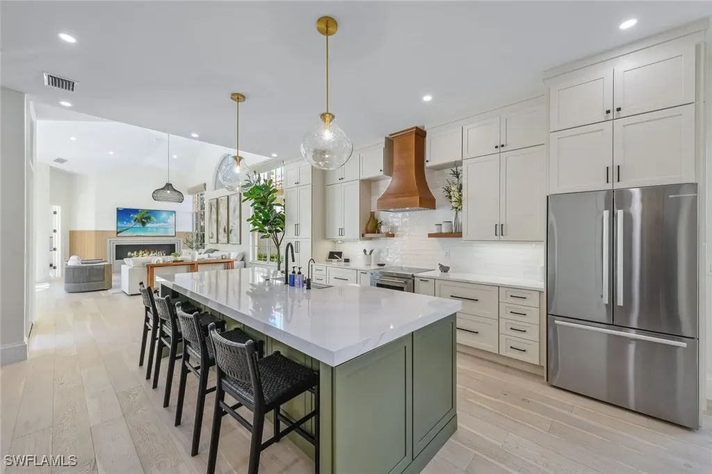 215 Point Salerno Naples FL 34108