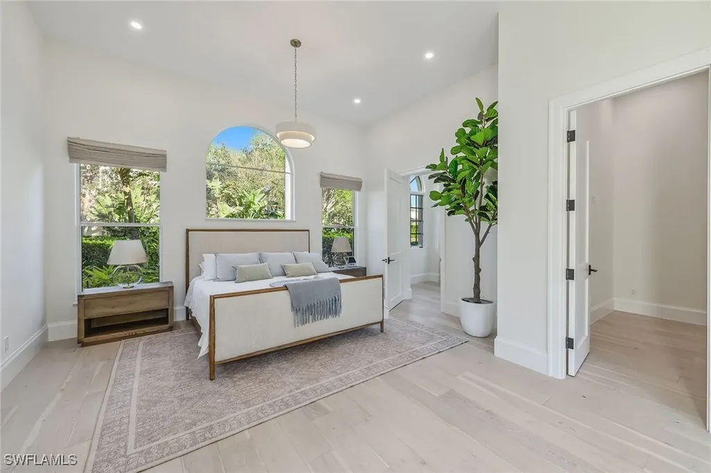 215 Point Salerno Naples FL 34108